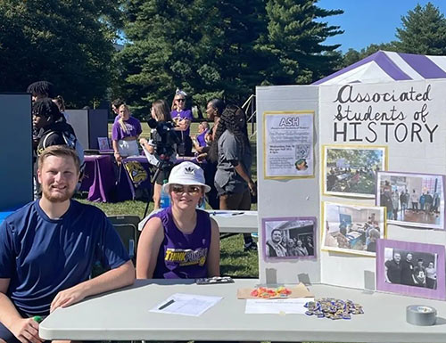 students at student organization fair