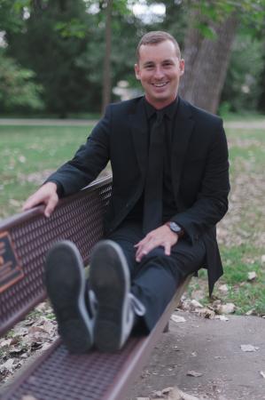 Western Illinois University alumnus Wes Anderson, a 2025 Master of Arts in Teaching graduate, returns to the stage as guest conductor for the Knox-Galesburg Symphony concert Saturday, Nov. 22, in Galesburg.