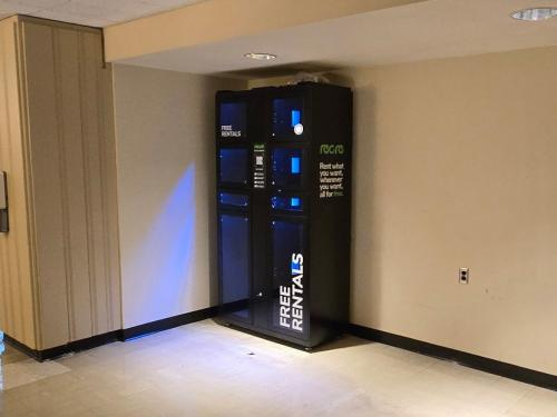 Free recreational and convenience rentals to enhance student experience! WIU students now have convenient, on-campus access to recreational and everyday essentials through the new RecRe Box in the University Union. 